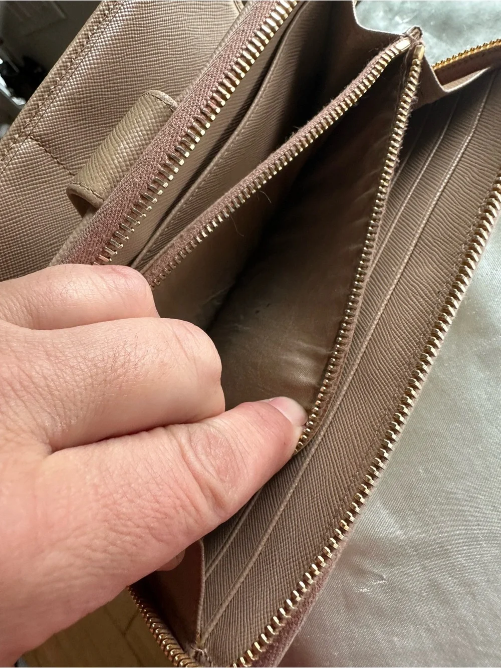 Prada zip around